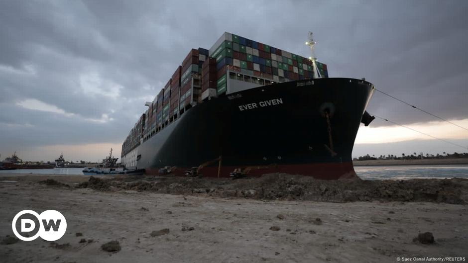 How to solve the container shipping problem in the Suez Canal?  |  Current Africa |  D.W.