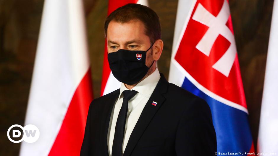 Slovenský predseda vlády ponúka výmenu úloh s ministrom financií  Novinky |  DW