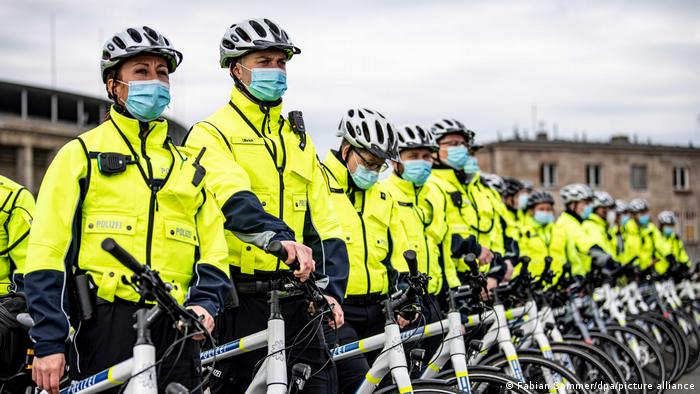 Полицейские на велосипедах в Берлине