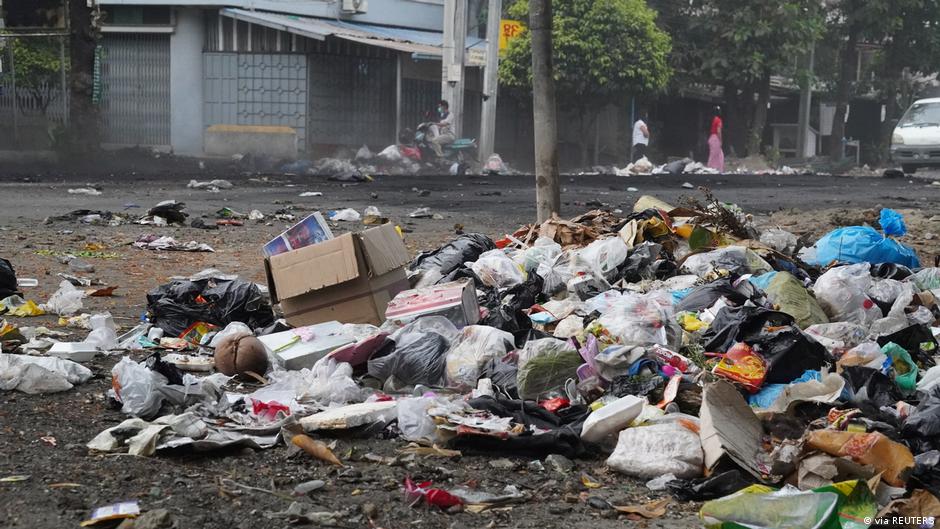Myanmar Militärputsch Protest Müllstreik