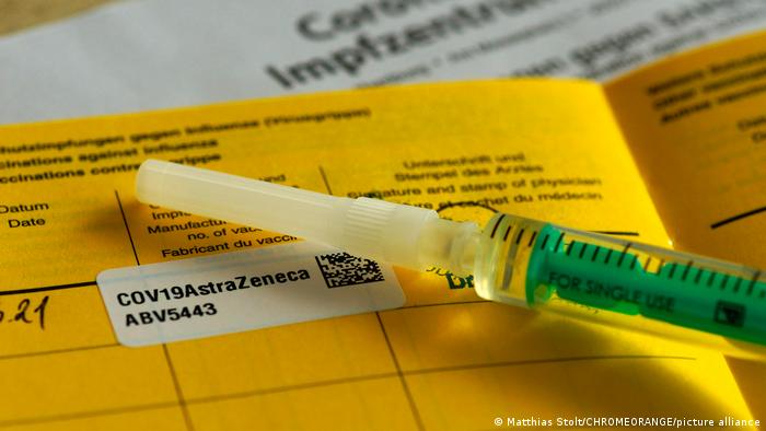 Impfpass mit dem Vermerk einer AstraZeneca-Impfung 