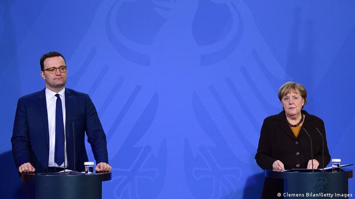 Berlin | Pressekonferenz: Angela Merkel und Jens Spahn zu AstraZeneca
