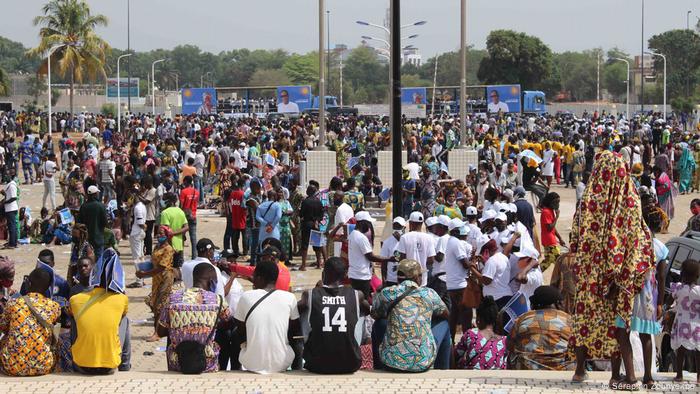 Benin Une Campagne Electorale Marquee Par Des Messages De Paix Afrique Dw 06 04 21