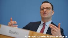 Jens Spahn (CDU), Bundesminister für Gesundheit, spricht bei seiner Pressekonferenz zum Impfstart in Hausarztpraxen. +++ dpa-Bildfunk +++