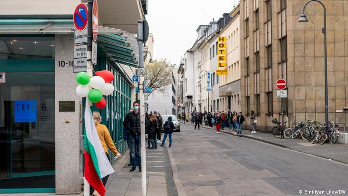 Има такъв народ води след преброяването на почти 99% от