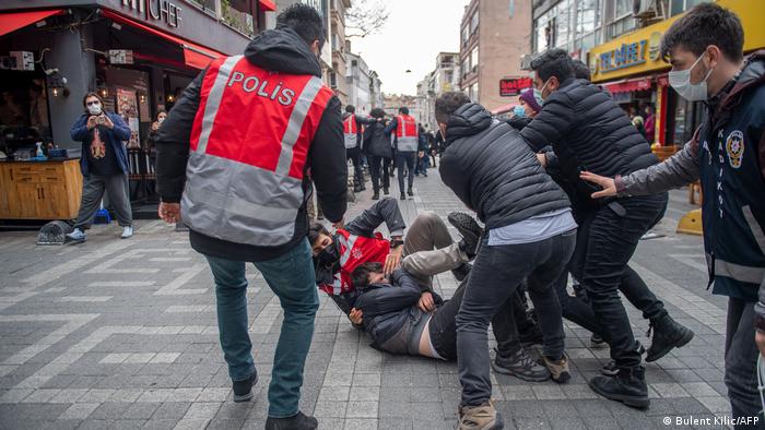 Türkei Istanbul | Auseinandersetzungen mit der Polizei während Studentenprotesten