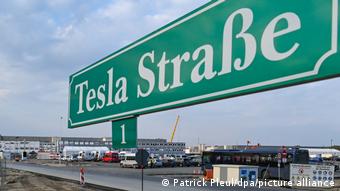 Адрес завода Tesla в Грюнхайде: улица Тесла, № 1