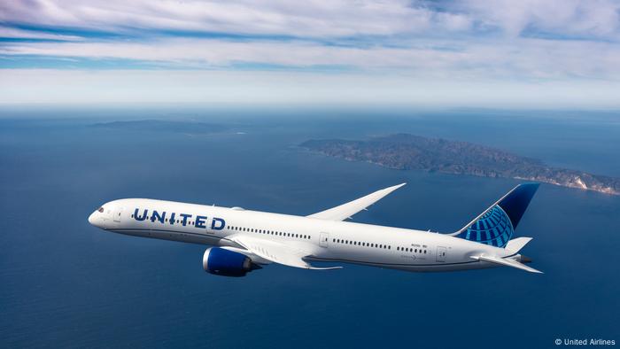 United Airlines No Choice But To Go Green Environment All Topics From Climate Change To Conservation Dw 09 04 2021