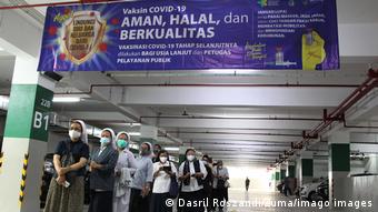 Coronavirus Impfzentrum Moschee | Indonesien Jakarta