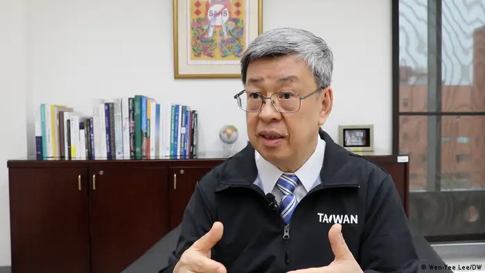 现年71岁的陈建仁是台湾知名的流行病学家，也是虔诚的天主教徒，并曾担任过副总统一职。