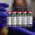 Embalagem com cinco frascos de doses da vacina da AstraZeneca-Oxford