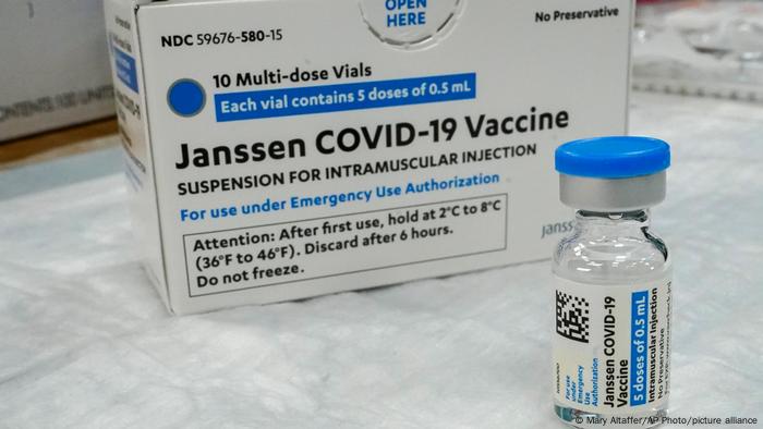 EMA halla “posible vínculo” de vacuna de Johnson & Johnson con coágulos  pero avala su uso | Coronavirus | DW | 20.04.2021