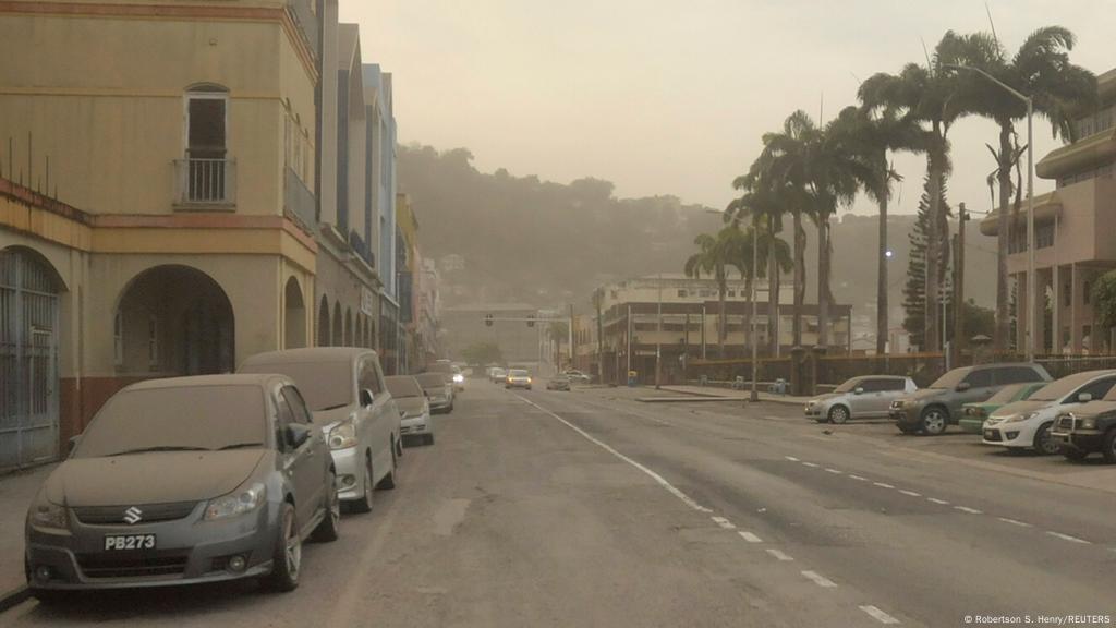St Vincent Ash Map St. Vincent: Thick Ash Covers Caribbean Island After Volcanic Eruption |  News | Dw | 11.04.2021