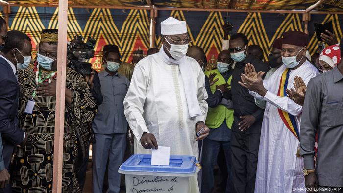 Chad's president Idriss Deby votes in the presidential election