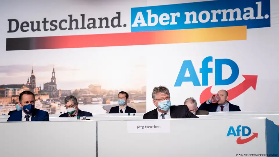 AfD's German 'normal' – DW – 04/11/2021