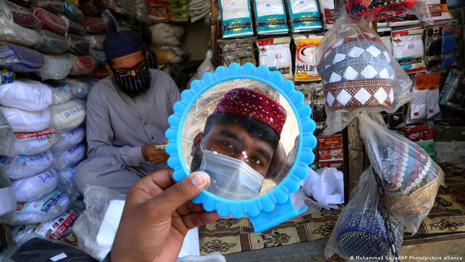 Pakistan Ramadan poses severe challenge to combating COVID DW 04