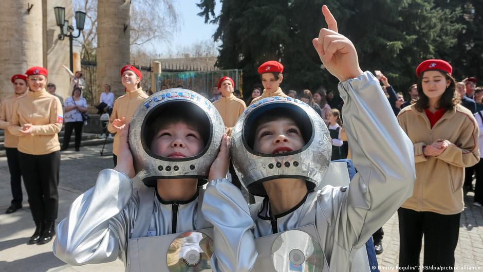 Russia marks Cosmonautics Day — in pictures | All media content | DW - Vimarsana News