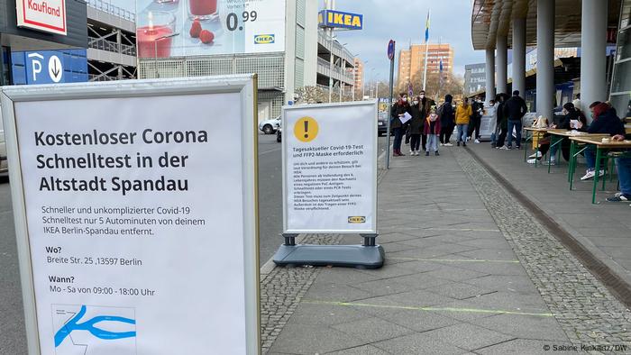 Mit Corona Test Zum Shoppen Noch Kein Erfolgsrezept Wirtschaft Dw 13 04 2021