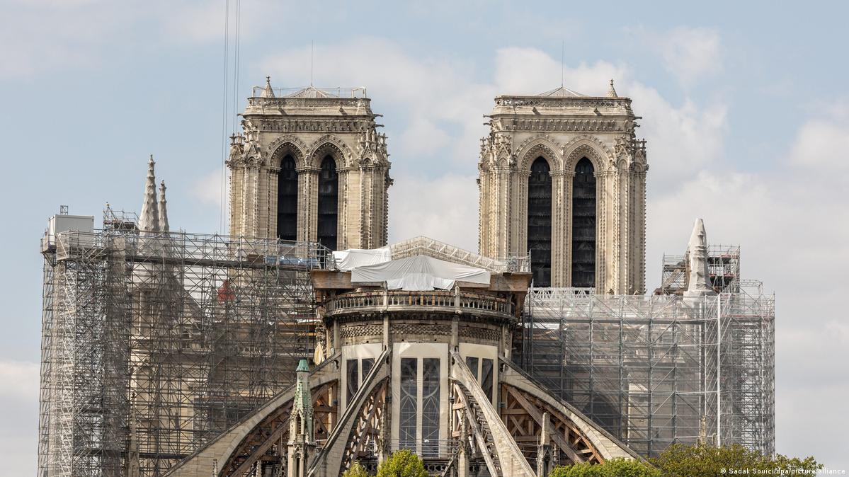 Notre Dame restoration finally ready to start DW 09/18/2021
