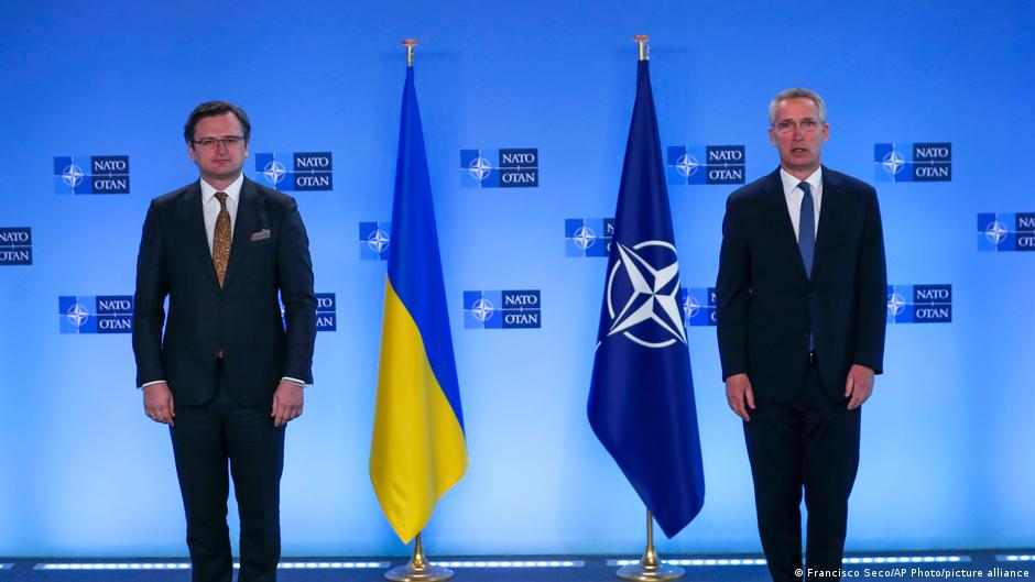 Зеленский подписал указ о неотложных мерах интеграции Украины в НАТО | Новости из Германии об Украине | DW - Vimarsana News