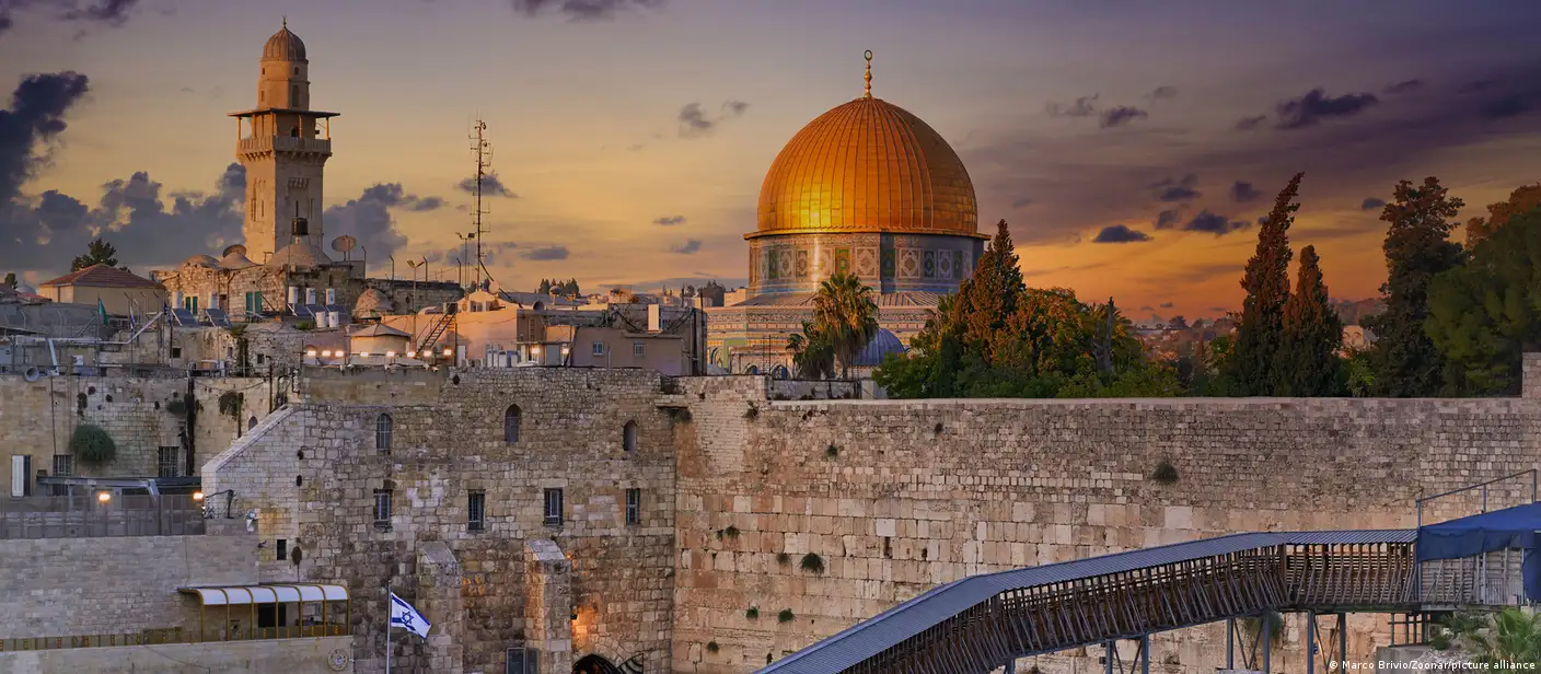 复活节、逾越节、斋戒月：世界三大宗教节日同周登场