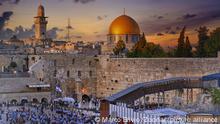 18.12.19 *** Jerusalem Israel. Dome of the rock, temple mount and wailing wall at sunset