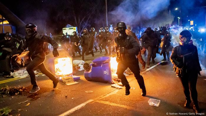 Minneapolis: continúan las protestas por muerte de Daunte Wright | El Mundo  | DW | 14.04.2021