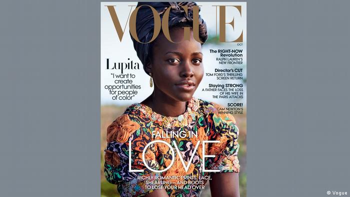 Die Kenianerin Lupita Nyongo in einem afrikanischen Gewand auf dem Cover der Vogue