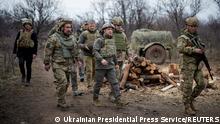 *** Dieses Bild ist fertig zugeschnitten als Social Media Snack (für Facebook, Twitter, Instagram) im Tableau zu finden: Fach „Images“ ***
08.04.21 *** FILE PHOTO: Ukraine's President Volodymyr Zelenskiy visits positions of armed forces near the frontline with Russian-backed separatists during his working trip in Donbass region, Ukraine April 8, 2021. Ukrainian Presidential Press Service/Handout via REUTERS ATTENTION EDITORS - THIS IMAGE WAS PROVIDED BY A THIRD PARTY/File Photo