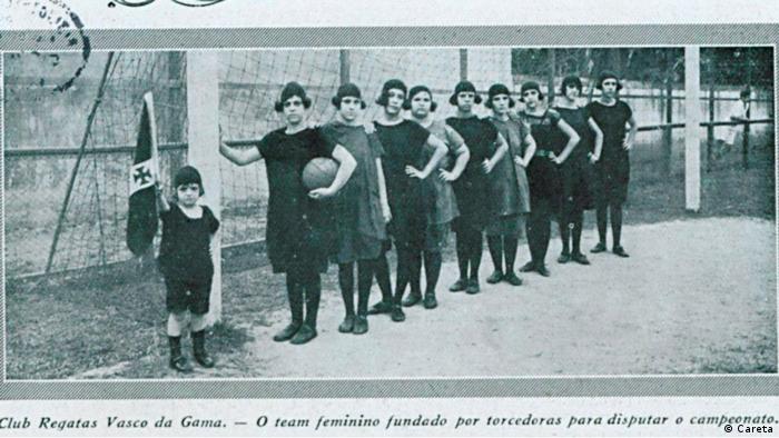 Torcedoras fundadoras do time feminino do Club de Regatas Vasco da Gama, em 1923