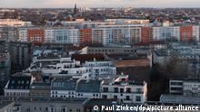 11.02.2019, Berlin: Wohnungen in Berlin, aufgenommen beim Sonnenuntergang. (zu Mietspiegel in Berlin) +++ dpa-Bildfunk +++
