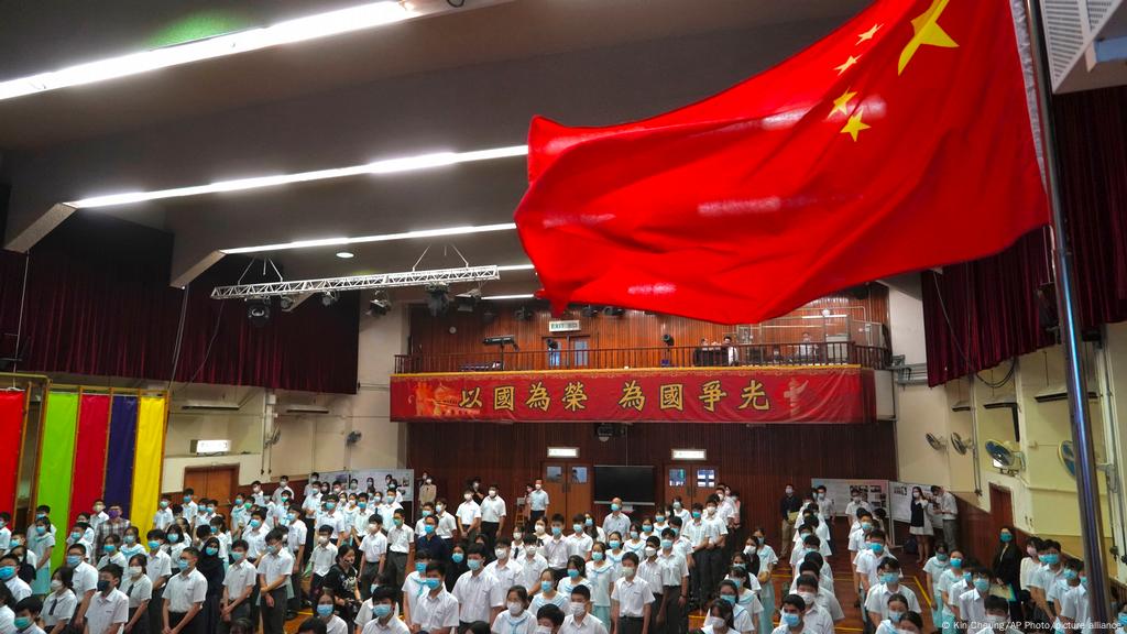 大学全面推行国安教育港大中大列必修| 文化经纬| DW | 26.07.2022