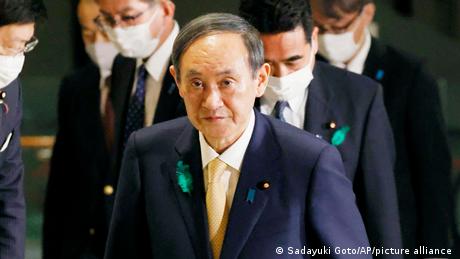 Лошият кризисен мениджмънт в пандемията си каза думата японският премиер
