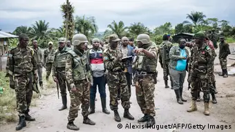 Des soldats congolais dans le village de Manzalaho près de Béni, le 18 février 2022