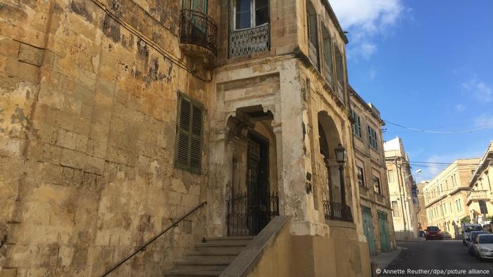 La primera casa marital de Isabel II y el príncipe Felipe en Malta se  convertirá en un museo | ACTUALIDAD | DW 