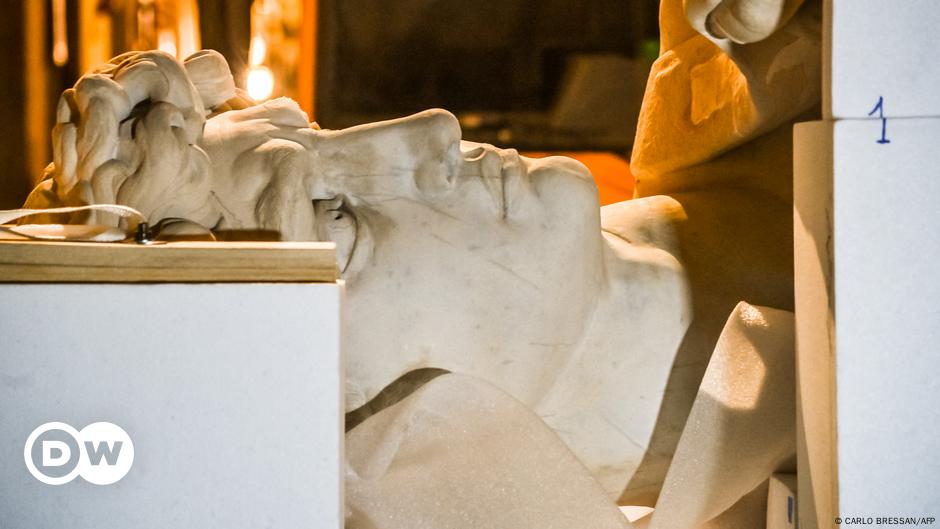 Michelangelo's David gets 3D-printed twin – DW – 04/18/2021