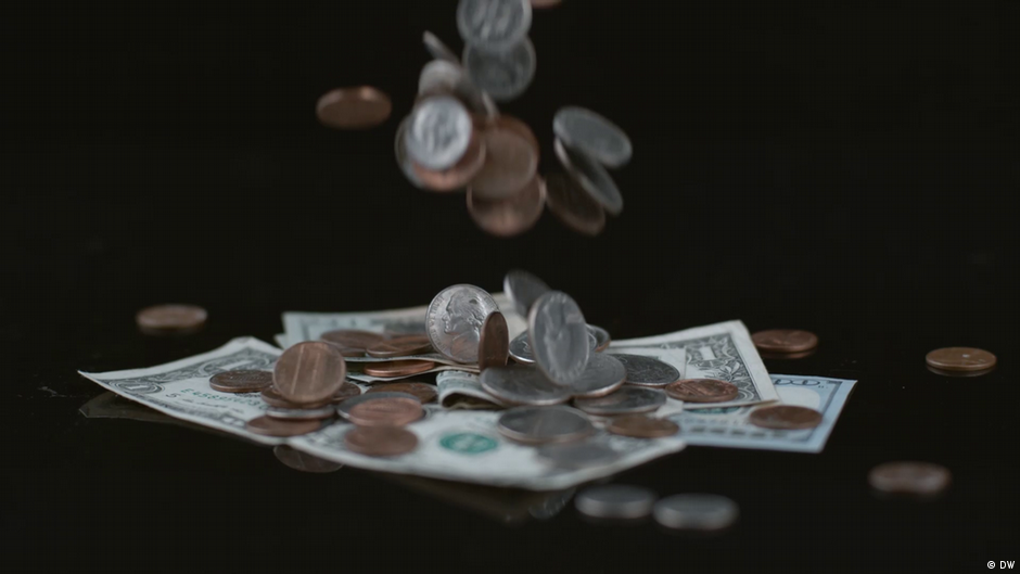 Migration Using Money New technology helps migrants send money home