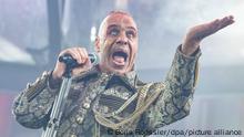 Condenan a cárcel a colaborador de Navalny por compartir video de Rammstein