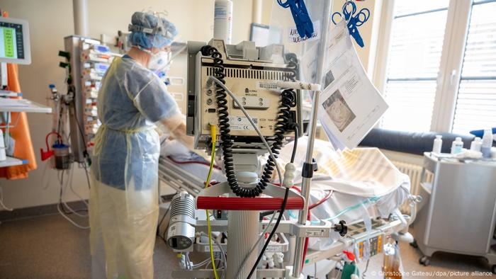 A medic working in an intensive care unit in Berlin