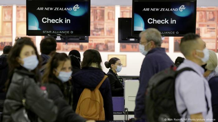 How Safe Is Air Travel During Covid 19 Science In Depth Reporting On Science And Technology Dw 29 10 2020