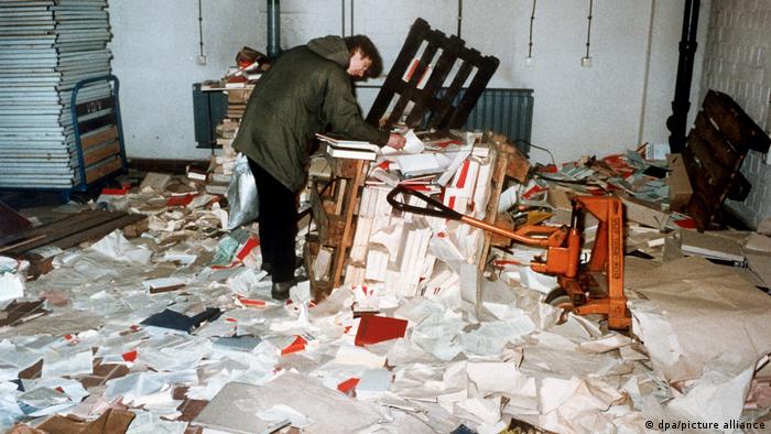 1990年1月柏林东部被捣毁的一部秘密档案库