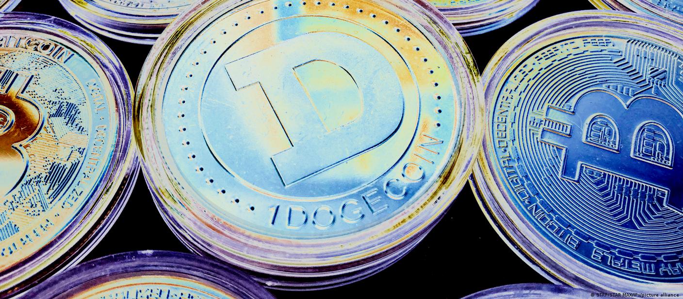 España flirtea con el dinero virtual