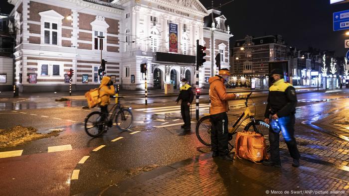 Coronavirus Digest Netherlands Lifts Curfew Opens Cafes News Dw 21 04 2021