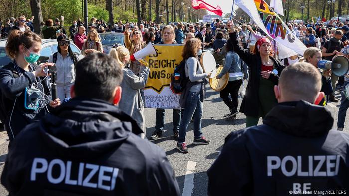 Bundestag beschließt Corona-Notbremse | Aktuell ...