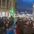 Протестующие с фонариками во время акции в поддержку Алексея Навального в Москве