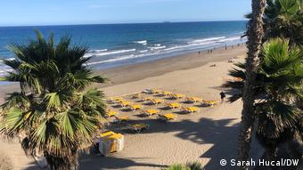 Παραλία στο νησί Γκραν Κανάρια της Ισπανίας Παραλία στο νησί Γκραν Κανάρια της Ισπανίας