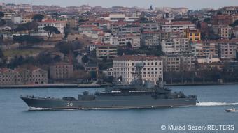 Ρωσικό πολεμικό πλοίο στον Βόσπορο
