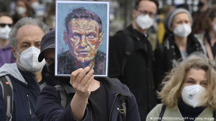 На акции в поддержку Алексея Навального