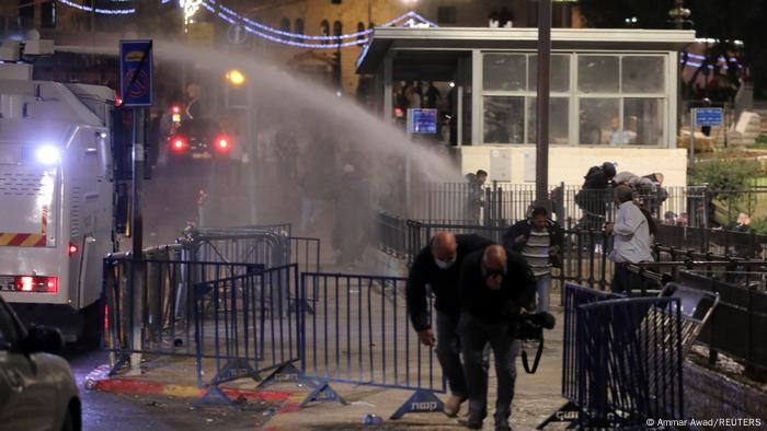 Polis Perşembe akşamı Filistinli gruplara müdahalede bulundu