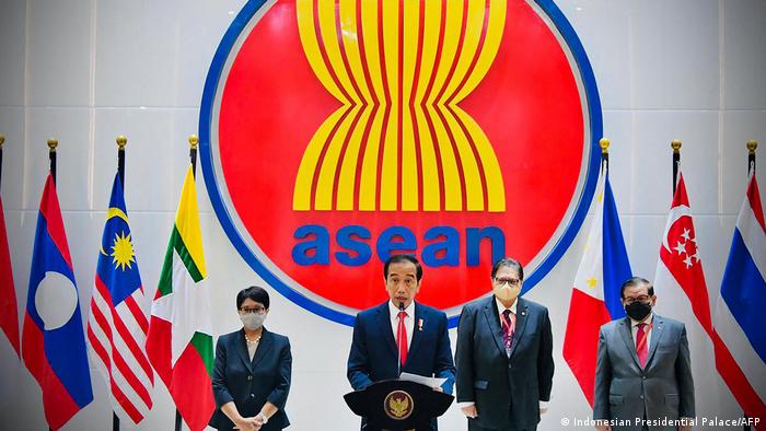 Indonesian President Joko Widodo (C) delivering his speech at the Association of Southeast Asian Nations (ASEAN), Myannmar crisis talks in Jakarta